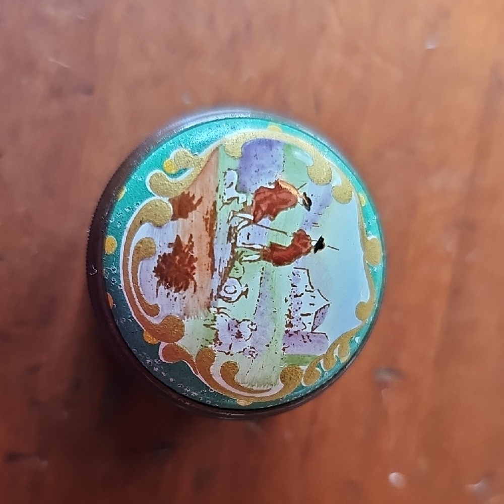Small Shepherds Halcyon Days Screw Top Enamel Box